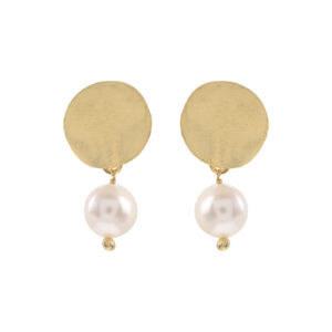 Small earring with pearl