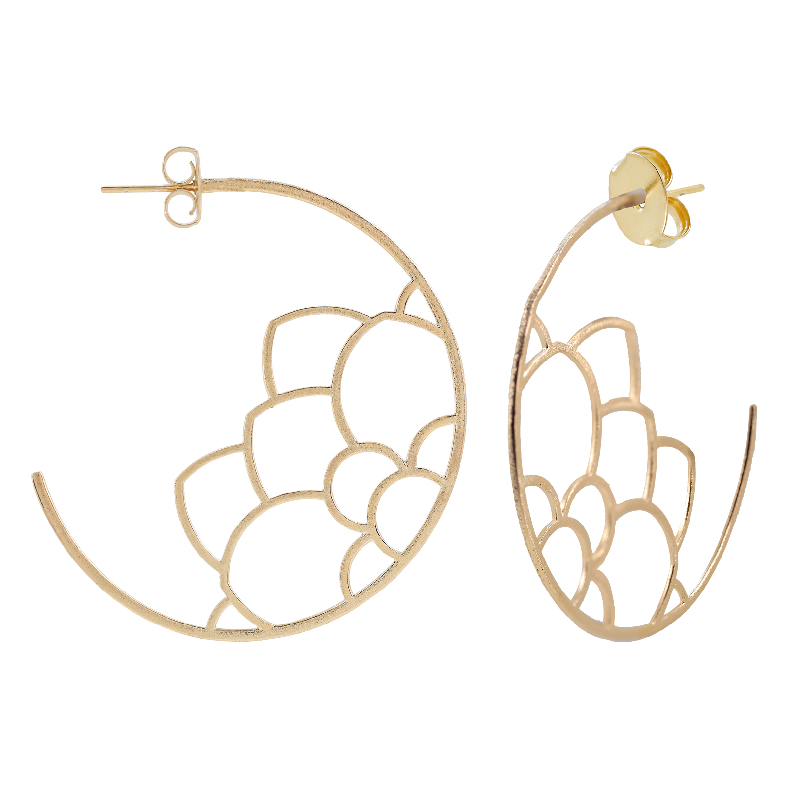 18 kt gold plated Lunas hoop earring.