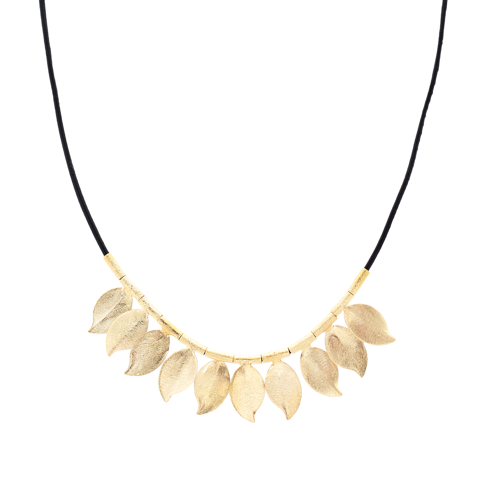Collar con  hojas onduladas  y piel