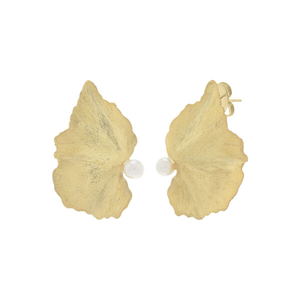 Leaf earring with pearl