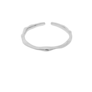 Anillo universal con ondas acabado en rodio