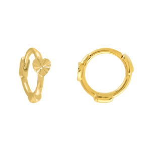 CLOSED RING WITH EMBOSSED HEART