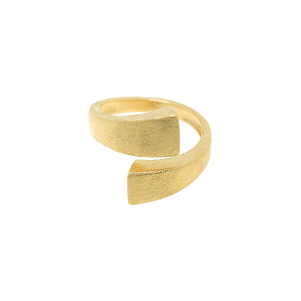 Anillo cruzado talla universal acabado mate chapado oro 18ktes.
