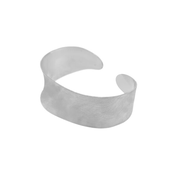Open wavy open bracelet with matte rhodium finish